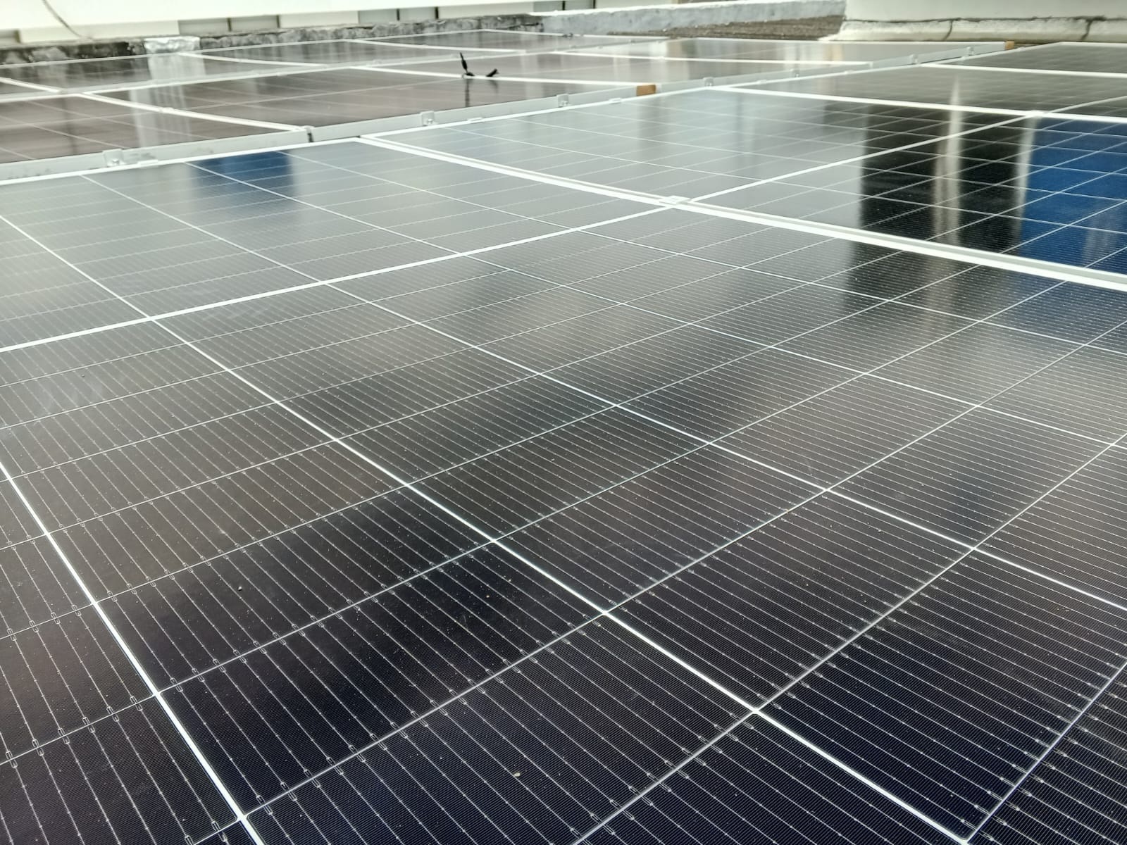 Inspección y mantenimiento de sistema solar